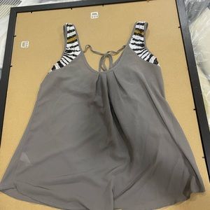 Women’s grey shirt